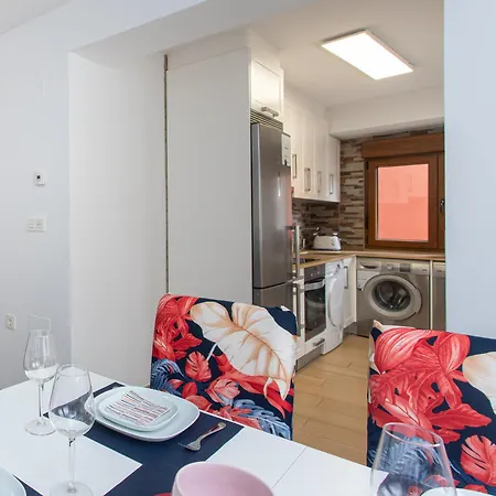 La Plaza De Cangas Turistico * Onís