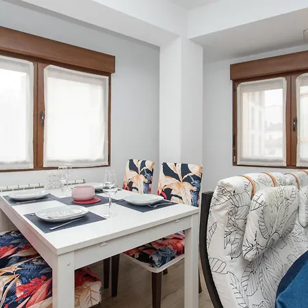 Apartman La Plaza De Cangas Turistico *