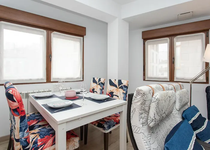 公寓 La Plaza De Cangas At *